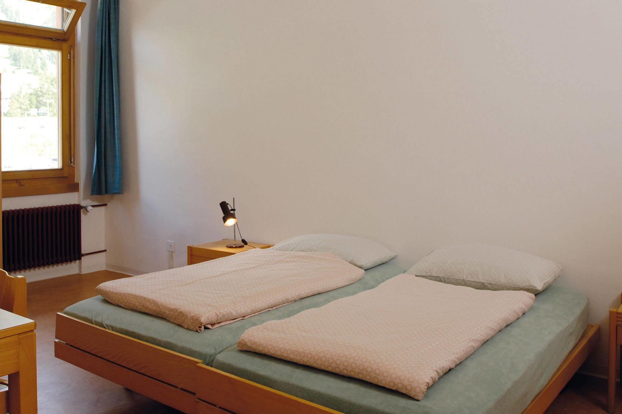 Pontresina Youth Hostel מראה חיצוני תמונה